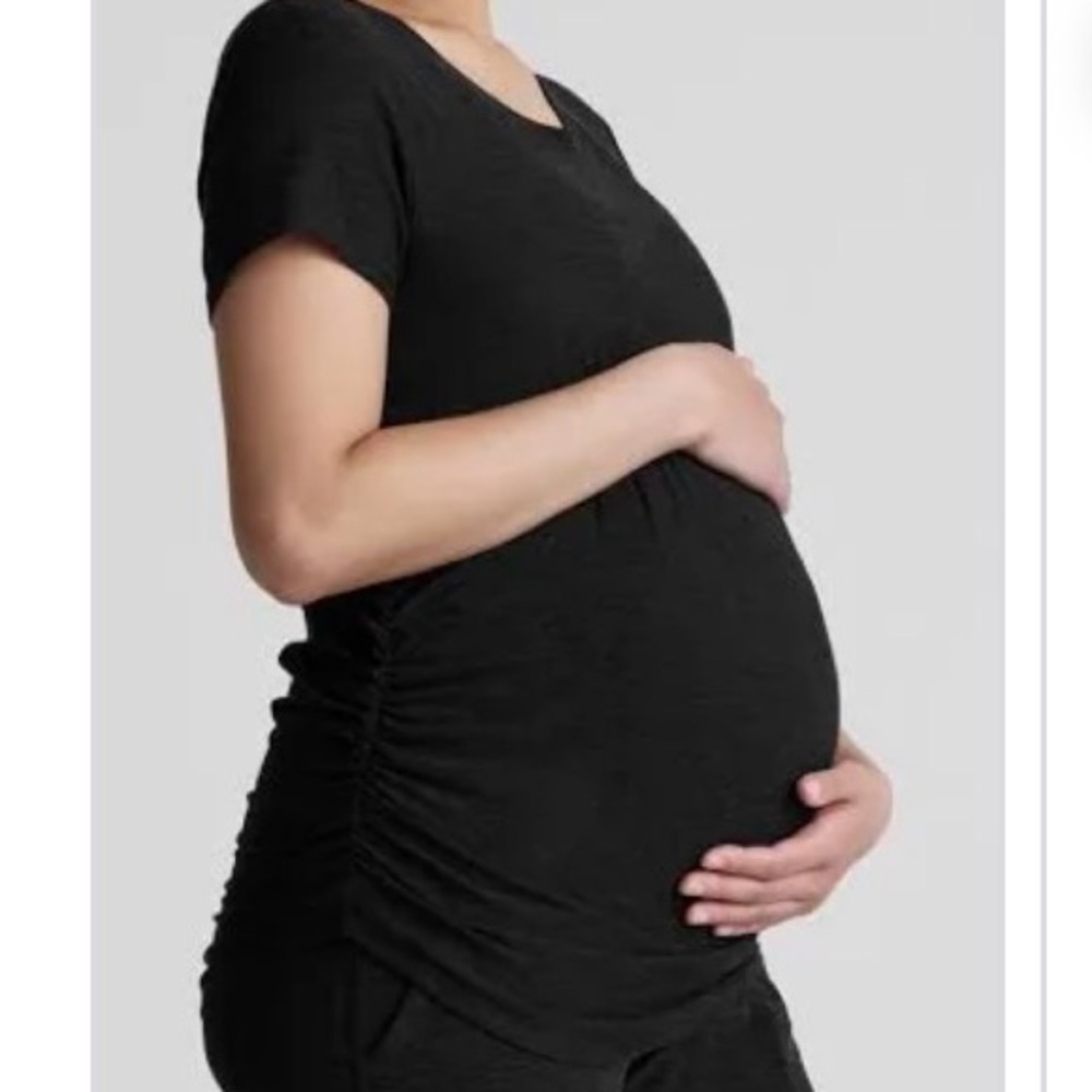 Beyond Yoga Featherweight Purple and Black Maternity Tops